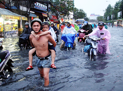 [-]Sài[-]Gòn[-]lại[-]có[-]nguy[-]cơ[-]ngập[-]nặng